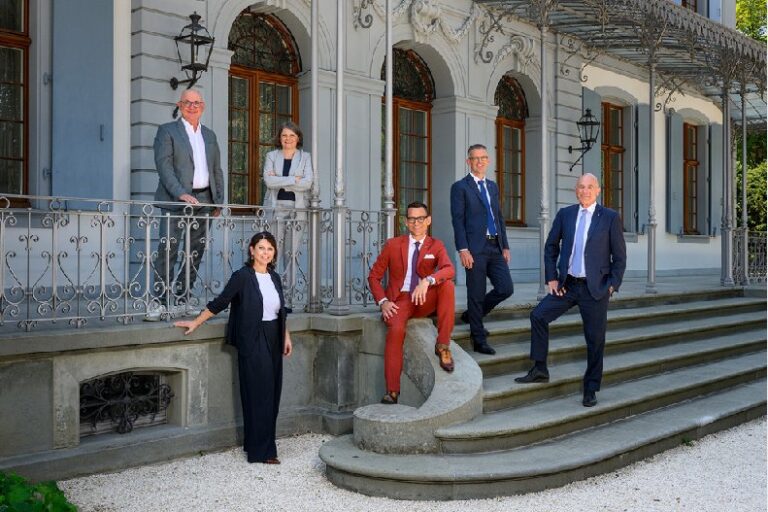 Bild zum Beitrag: Regierung mit Schloss