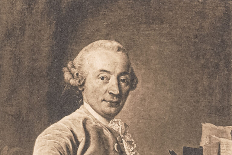 Historisches Gemälde eines Mannes mit gelocktem Haar in Rüschenhemd, sitzend an einem Schreibtisch mit Feder und Papieren.
