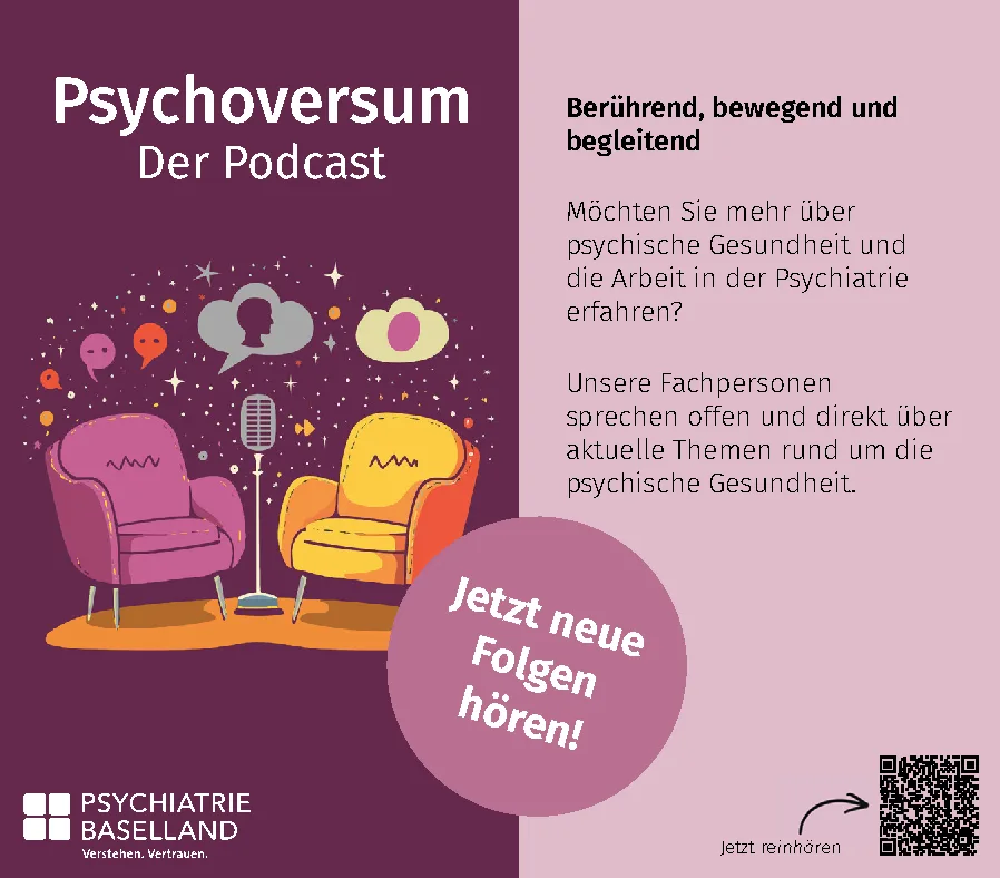 Zwei bunte Sessel mit Mikrofon, Sprechblasen und ein QR-Code werben für den Podcast Psychoversum.