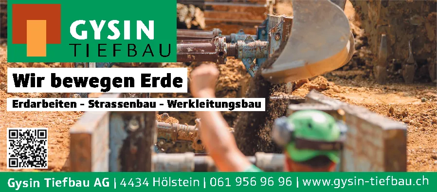Ein Bagger bei Erdarbeiten auf einer Baustelle mit Arbeitern im Hintergrund.